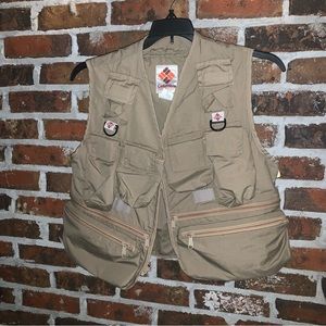Columbia Fishing/Hinting Vest Multiple Pockets